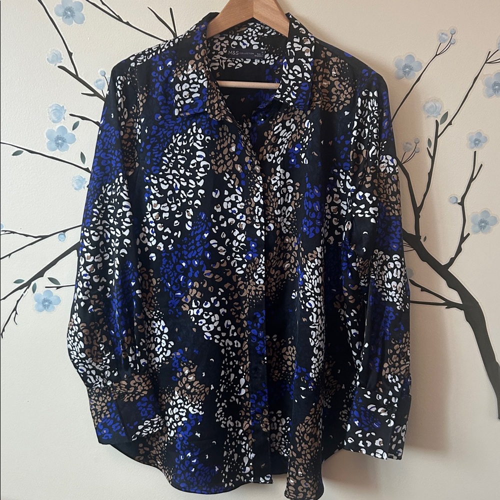 M&S Collection VGUC black, blue, white and tan button down blouse, wide cuffs